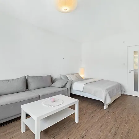 Amalka Pod Tanvaldskym Spicakem Apartment *