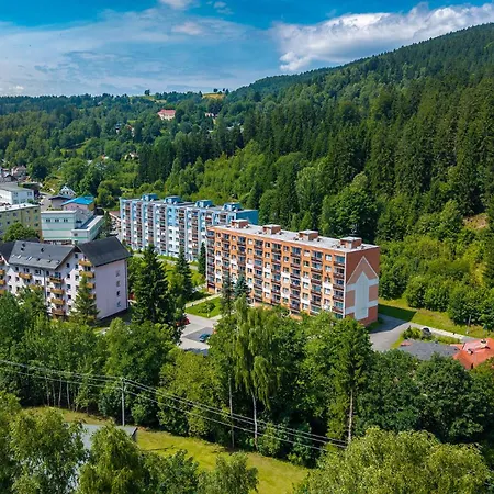 Amálka Pod Tanvaldským špičákem Apartamento *